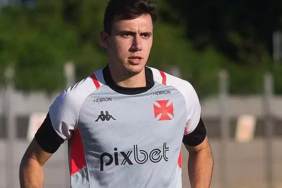 Lucas-Piton-tem-sido-o-garcom-do-Vasco-em-2023-e-igualou-sua-maior-temporada