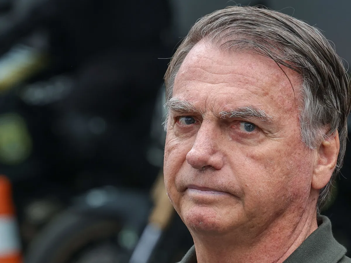 Bolsonaro é diagnosticado com câncer de pele e passa por cirurgia para remoção de lesões
