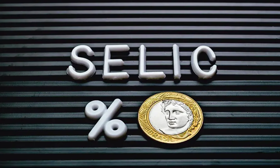 Copom mantém taxa Selic em 15% ao ano e reforça postura vigilante diante da inflação