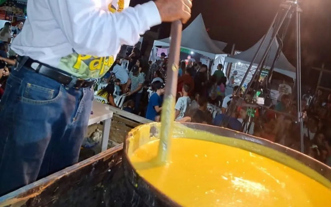 Leia mais sobre o artigo Feira Sabores da Terra celebra cultura capixaba com Tombo da Papa, música e gastronomia na Praça do Papa