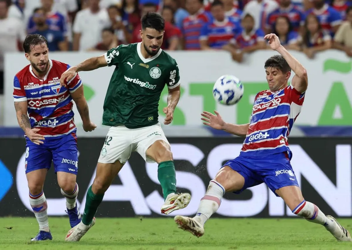 Fortaleza enfrenta o Palmeiras em duelo decisivo no Brasileirão