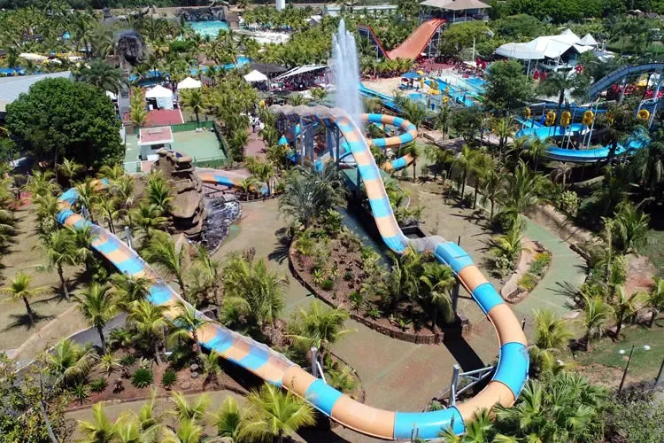 OLÍMPIA: Adolescente de 15 anos morre após queda de 13 metros no parque Thermas dos Laranjais