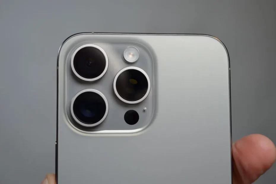 Plataforma reúne modelos como iPhone 13 e Infinix Note 40 5G com preços competitivos e entrega nacional