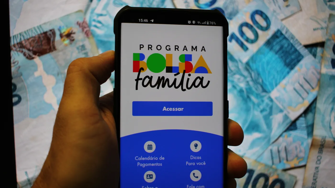 Bolsa Família de outubro é antecipado para cidades do RS; veja calendário completo e quem recebe
