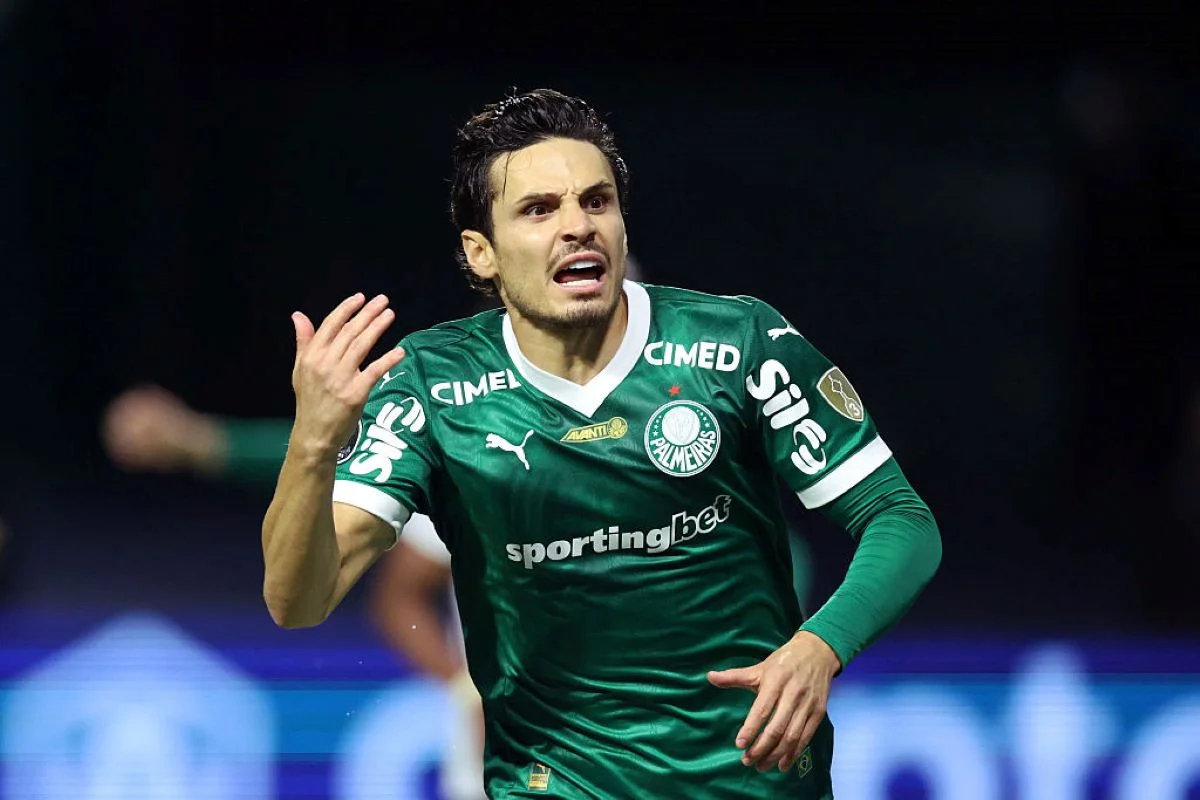 Palmeiras goleia LDU por 4 a 0 e garante vaga na final da Libertadores contra o Flamengo