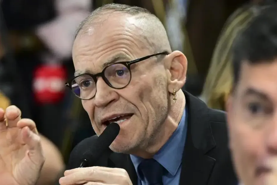 Fabiano Contarato assume presidência da CPI do Crime Organizado no Senado após disputa acirrada com Hamilton Mourão