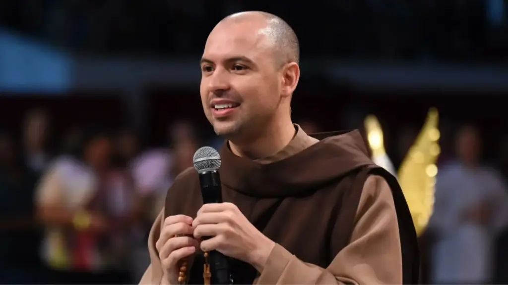 Frei Gilson: o fenômeno digital que transforma madrugadas em momentos de fé 1 Frei Gilson: o fenômeno digital que transforma madrugadas em momentos de fé