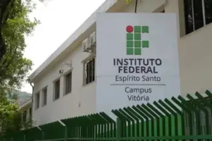 Vagas no Ifes incluem pós-graduação e concurso técnico-administrativo com inscrições até dezembro
