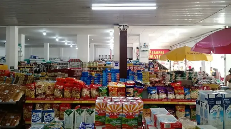 Prateleiras de hortifruti em mercado local do Multishow Supermercados Meaípe (1)