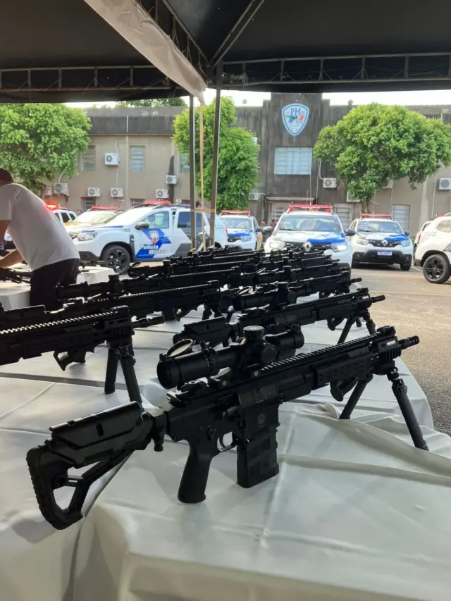 PMES recebe fuzis israelenses e viaturas blindadas