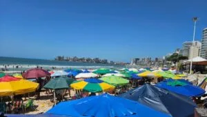 Leia mais sobre o artigo Guarapari Sob Chuva? Veja A Previsão Para A Semana Santa 2026 No Litoral