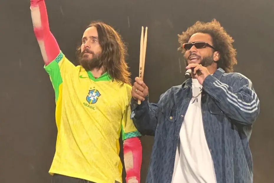 Jared Leto durante performance da Echoes Tour, antecipando o 30 Seconds to Mars no Brasil em 2026.