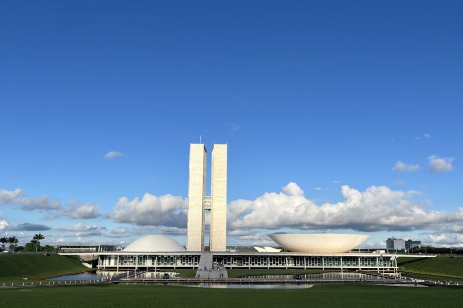 BRB e Banco Master — prédio do Banco de Brasília em investigação de auditoria