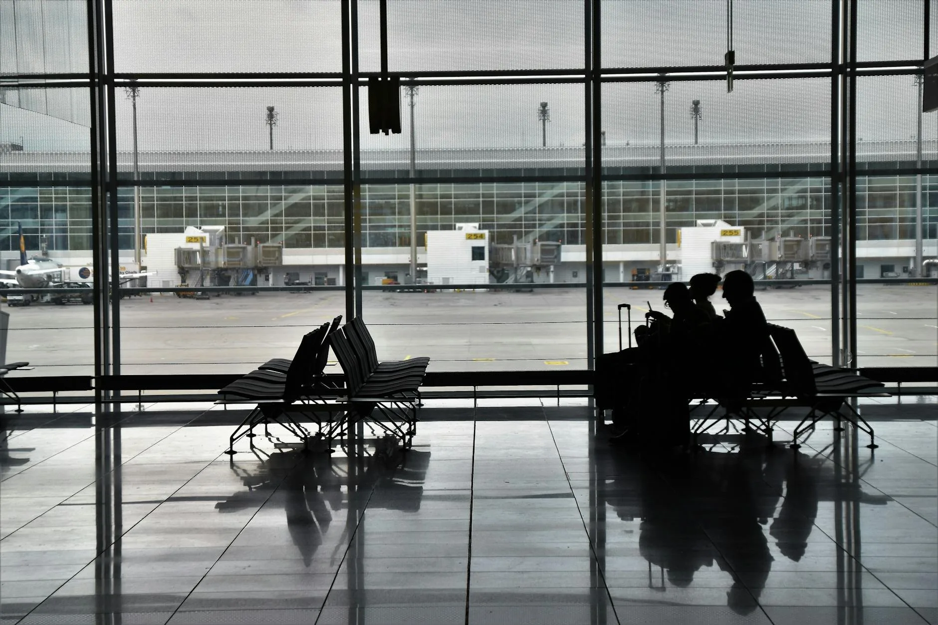 Leia mais sobre o artigo Família egípcia retida em Guarulhos: 17 dias no aeroporto