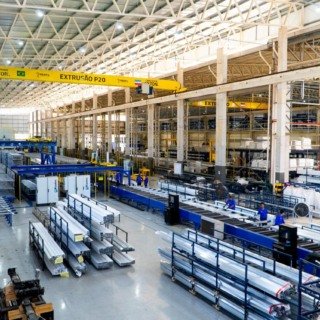 Perfil Alumínio,produção de alumínio,indústria capixaba,setor de alumínio,mercado de alumínio,crescimento industrial ES ilustração