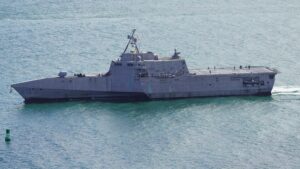 Trump autoriza ataques em Hormuz — EUA vs minas