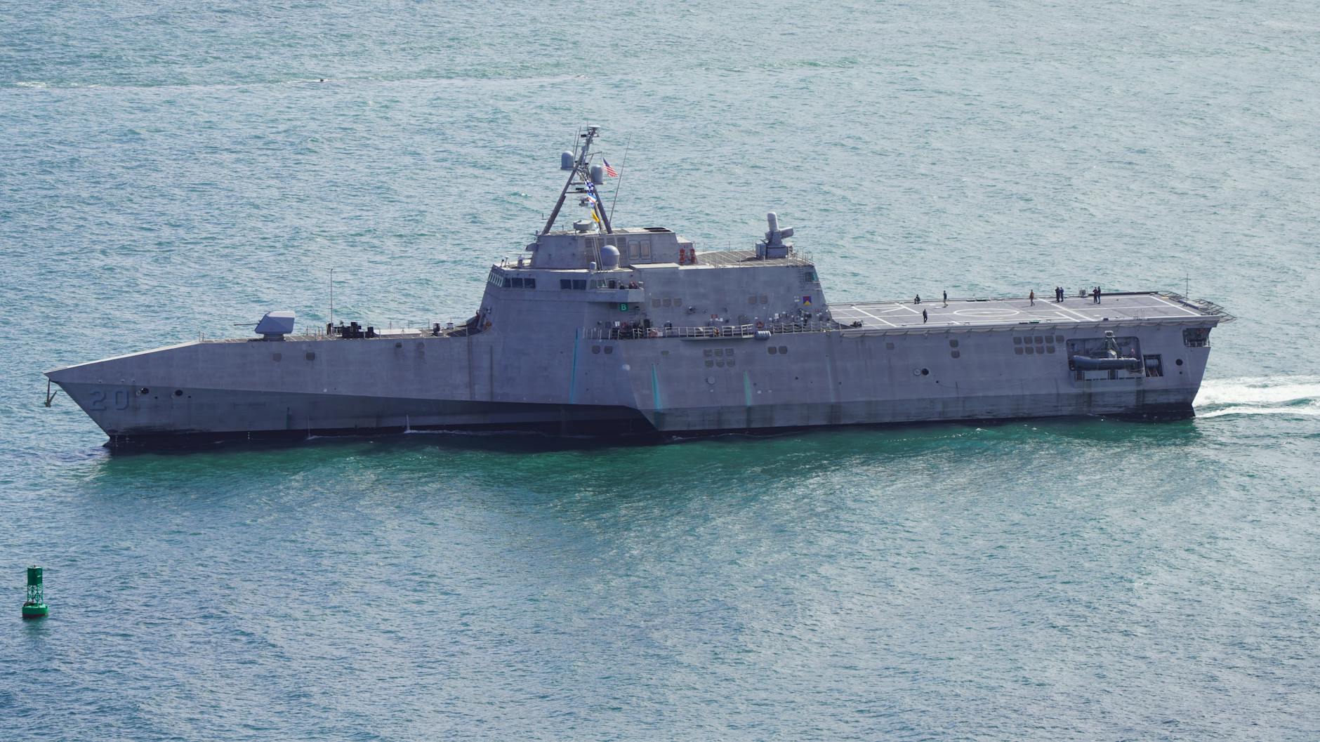 Trump autoriza ataques em Hormuz — EUA vs minas