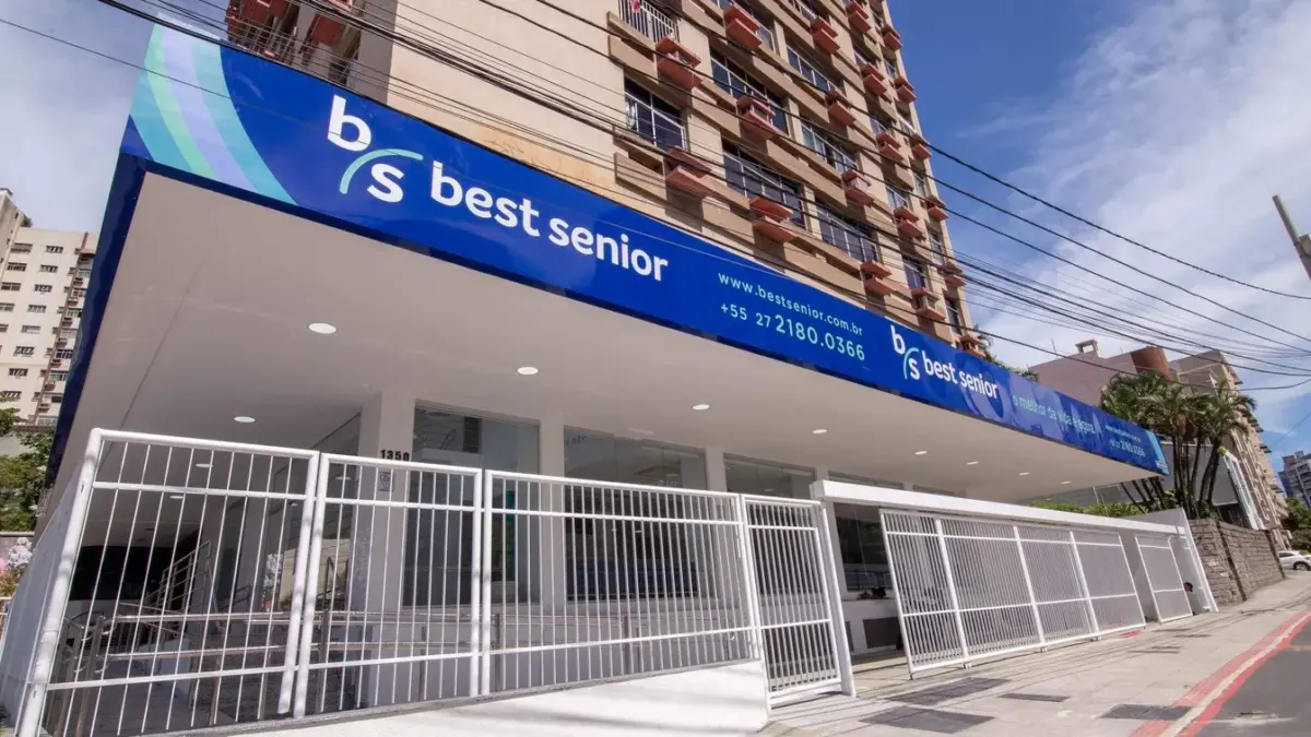 Best Senior anuncia parcerias com hospitais renomados, ampliando serviços médicos e hospitalares para idosos.
