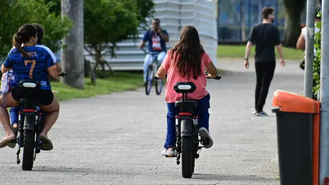 Câmara dos Deputados durante apresentação de proposta para permitir que adolescentes a partir de 16 anos obtenham CNH.