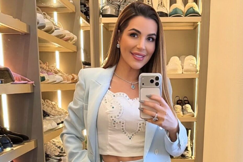 "Deolane Bezerra, advogada e influenciadora, presa em operação do MP por lavagem de dinheiro ligada ao PCC."