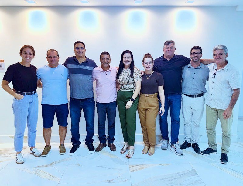 "Deputado Zé Preto se reúne com 9 vereadores em Guarapari, consolidando apoio para sua reeleição nas próximas eleições."
