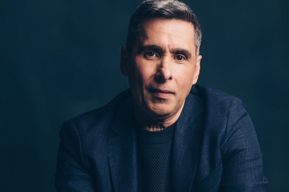 Flávio Augusto e CBF: parceria para apoiar PMEs durante a Copa do Mundo da FIFA, promovendo novos negócios.