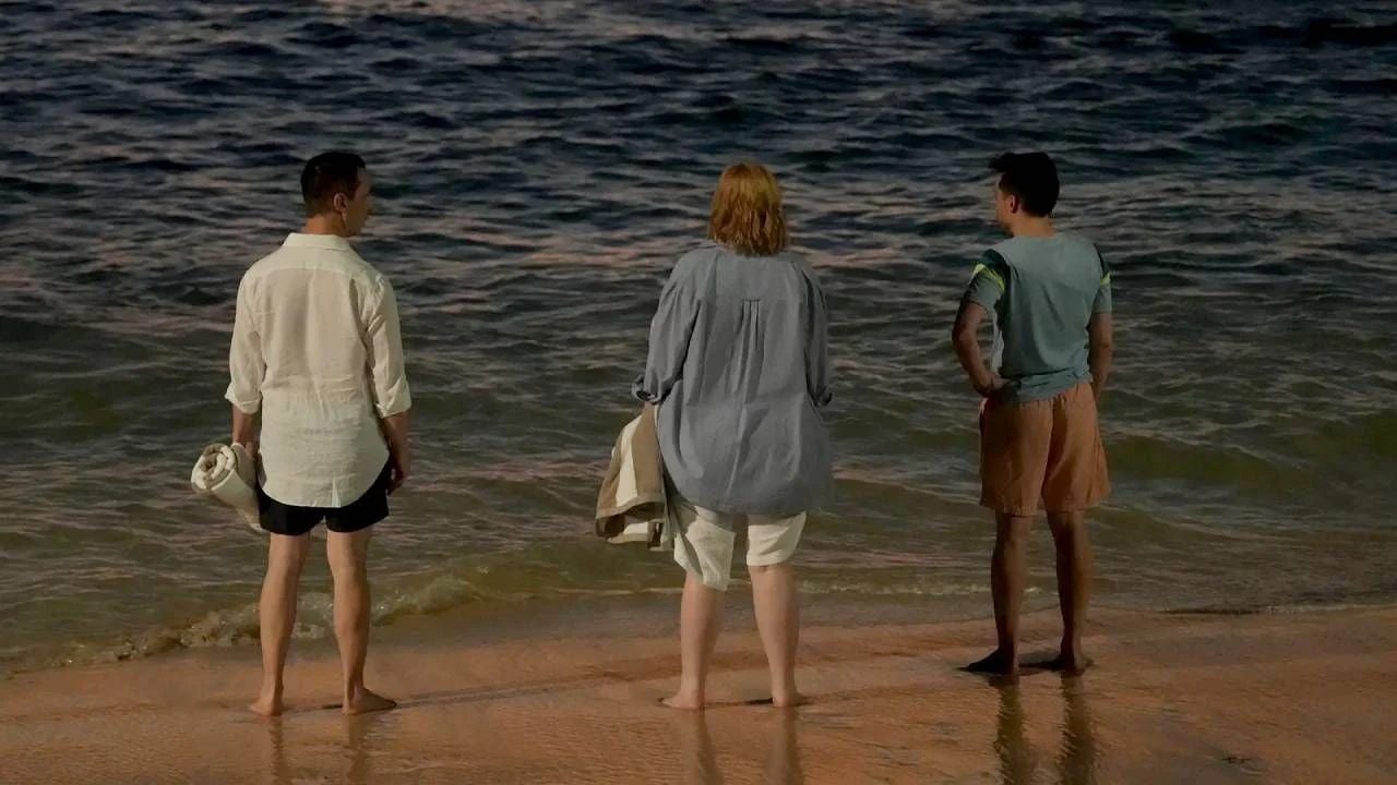Imagem da série "Succession", destacando os protagonistas em um momento dramático do episódio final na HBO Max.