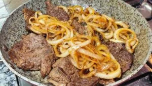 Leia mais sobre o artigo Açougueiros revelam 4 carnes econômicas que garantem bife suculento no dia a dia