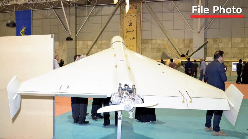 Imagem de drones em produção no Irã, destacando o fortalecimento das capacidades militares durante a pausa no conflito.