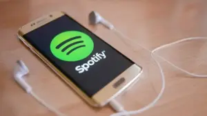 Leia mais sobre o artigo Spotify e Universal Music firmam acordo inédito para fãs criarem remixes