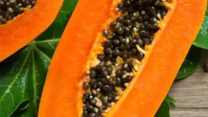 Nutricionistas confirmam que inclusão do mamão na dieta melhora a digestão