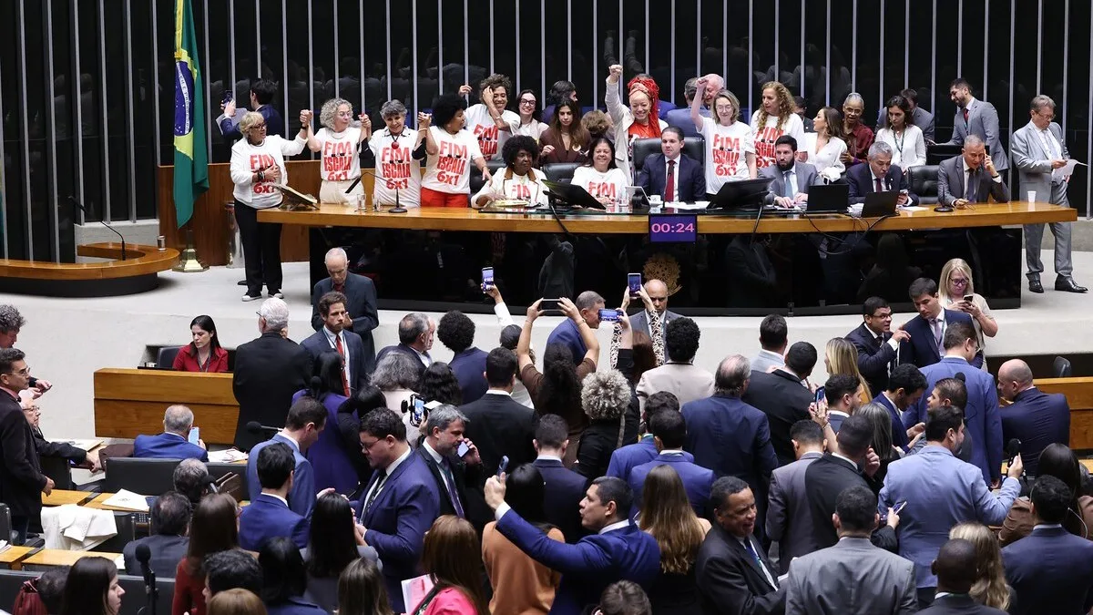 Leia mais sobre o artigo Governo Federal propõe negociação direta de jornada de trabalho e pode impactar 38 milhões de trabalhadores com mudanças significativas