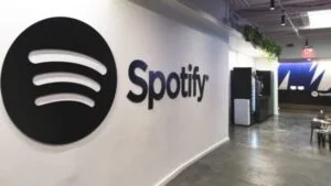 Leia mais sobre o artigo Spotify lança novo recurso que narra mais de 650 artigos longos em