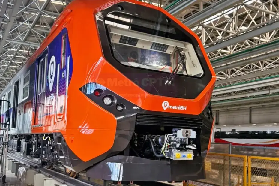 O primeiro dos 24 novos trens do Metrô de Belo Horizonte inicia operação com investimento de aproximadamente R$ 700 milhões.