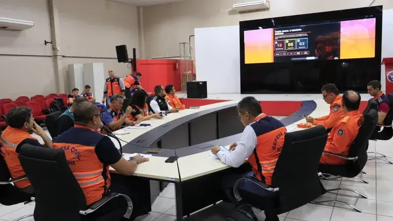 Técnicos do Ministério da Integração em Roraima auxiliam na resposta às inundações e na liberação de recursos emergenciais.