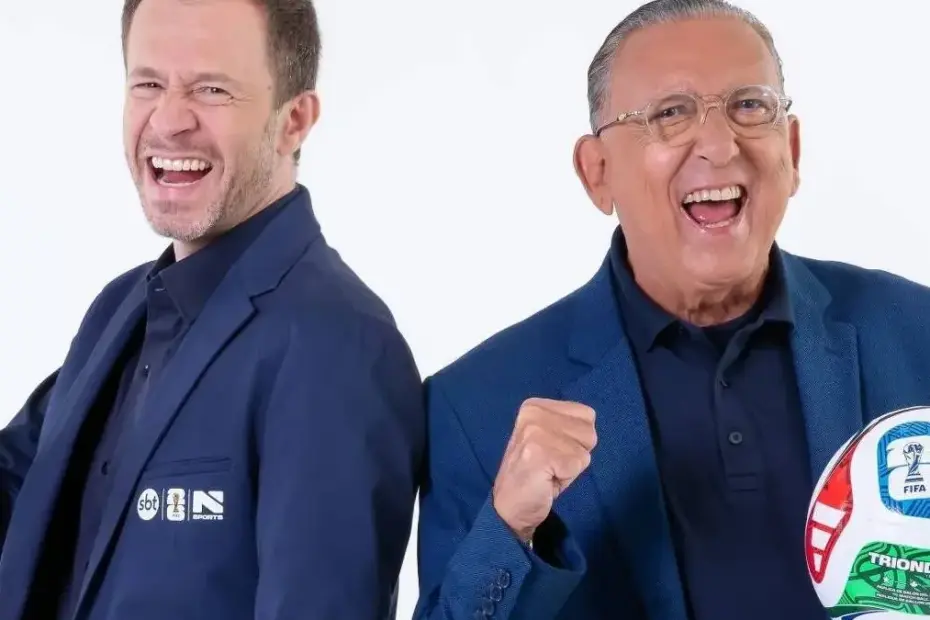 Tiago Leifert e Galvão Bueno durante transmissão da Copa do Mundo 2026, destacando a parceria entre os apresentadores.