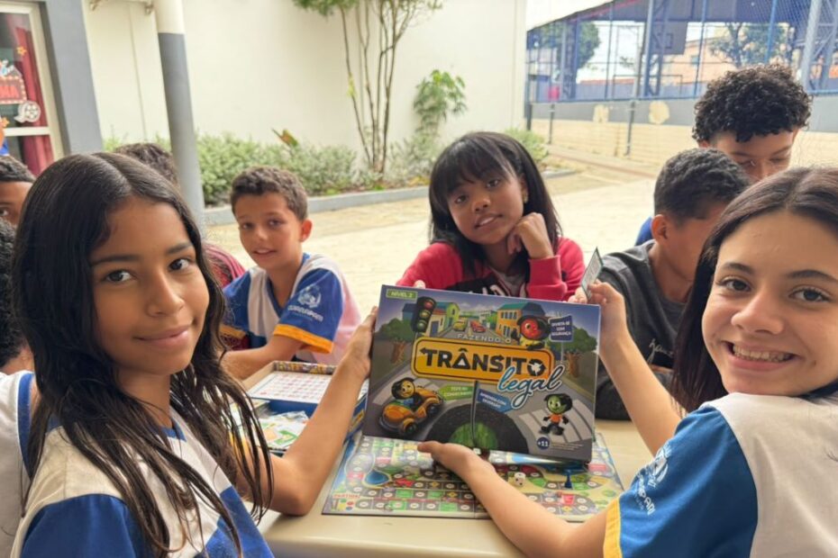 Guarapari distribui 16 mil jogos educativos