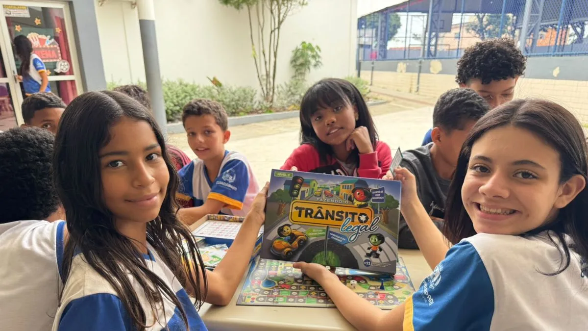 Leia mais sobre o artigo Prefeitura de Guarapari distribui 16 mil jogos educativos e promove segurança no trânsito