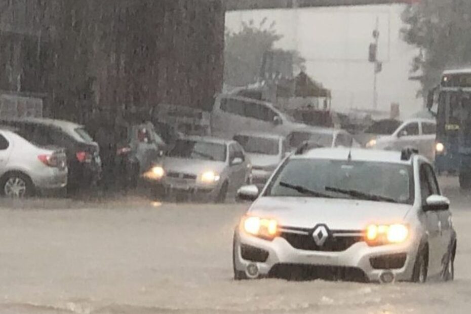 Alerta do Inmet para tempestades no Espírito Santo com previsão de chuvas intensas e risco de granizo.