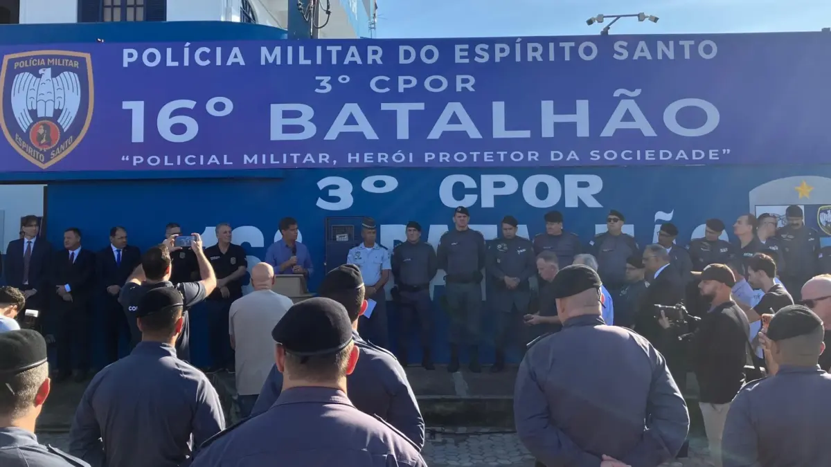 Ato de apresentação do novo plano estratégico da Polícia Militar do Espírito Santo para reduzir criminalidade até 2027.