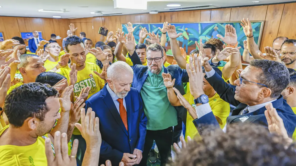Carta do Partido dos Trabalhadores direcionada aos evangélicos, reafirmando o respeito do governo Lula às igrejas.