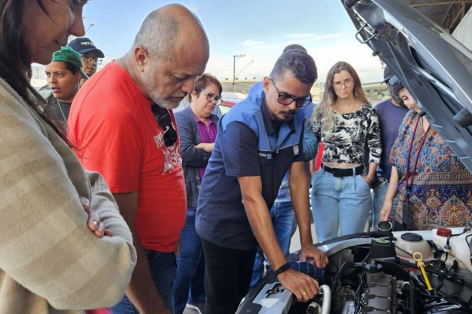 Cursos gratuitos de mecânica básica de carro e moto oferecidos pelo Detran com 120 vagas disponíveis para condutores da.