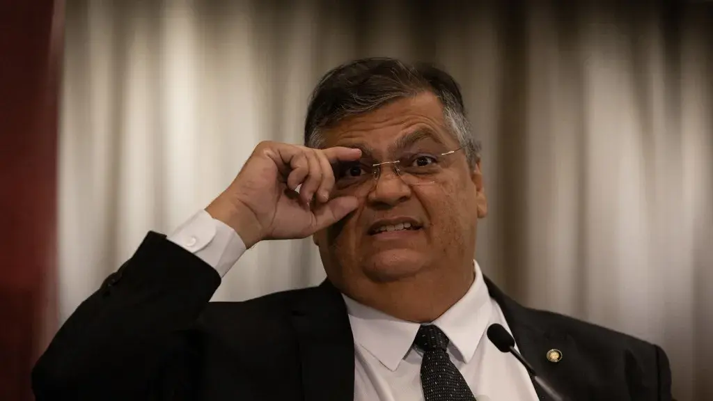 Flávio Dino, ministro do STF, durante coletiva de imprensa sobre a anulação da decisão do TRE-PR relacionada a Deltan.