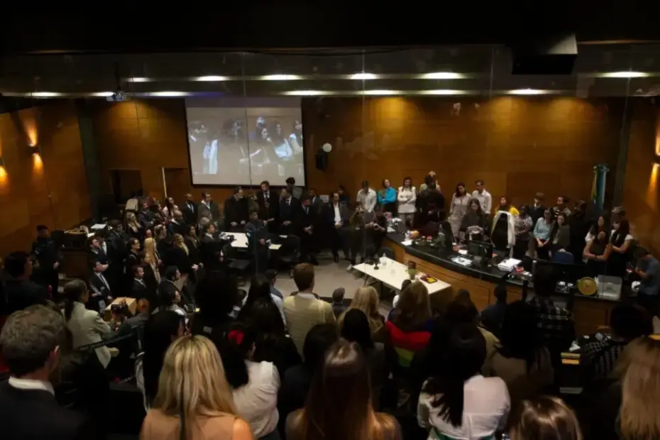 Jairinho, ex-vereador do Rio de Janeiro, durante audiência no tribunal após condenação por homicídio e tortura.