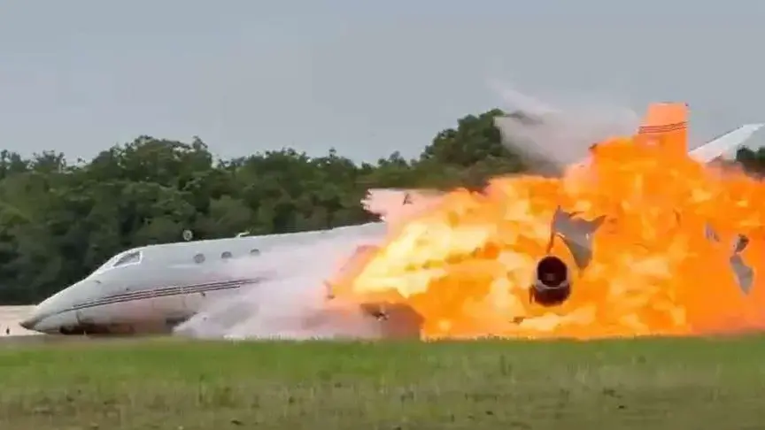 Jato particular Gulfstream G200 acidentado após tentativa de pouso no Aeroporto Internacional de La Romana.