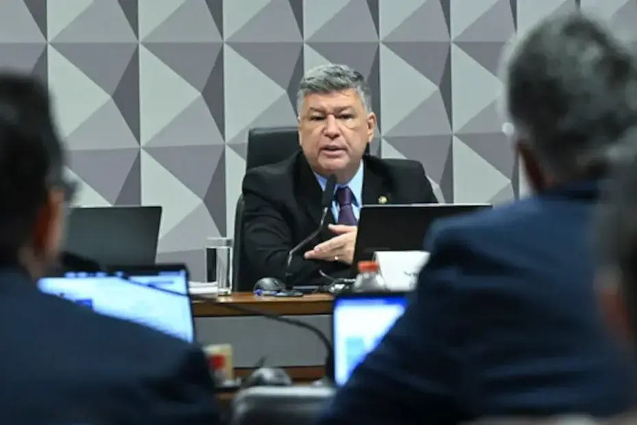 Senador Carlos Viana discute proposta de emenda à Constituição para implementar escala 4x3 para profissionais da saúde e.