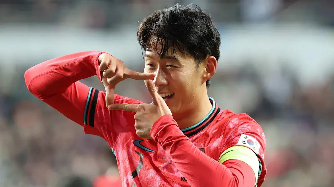 Son Heung-min, capitão da seleção sul-coreana, posando em uniforme do Los Angeles FC antes da FIFA World Cup 2026.