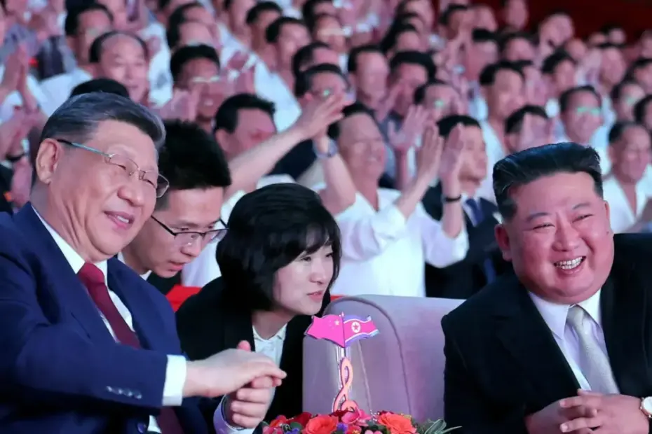 Xi Jinping e Kim Jong Un em cúpula em Pyongyang, discutindo o fortalecimento da cooperação bilateral entre China e Coreia do.