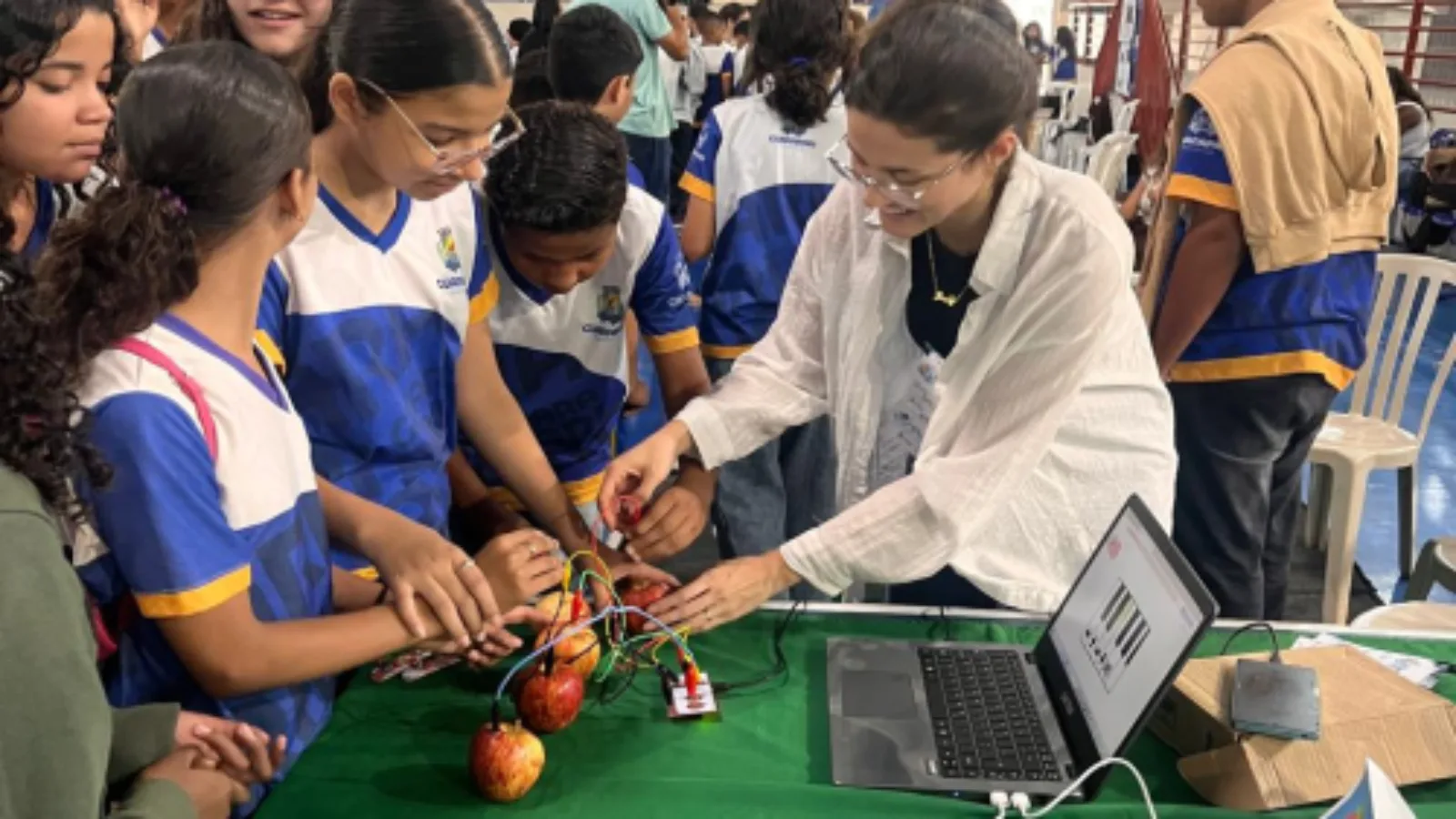 Guarapari leva 30 escolas à Mostra de Tecnologia 2026 com robótica e IA