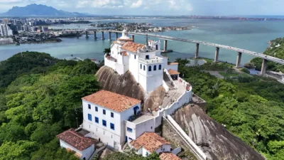 Convento da Penha e Terceira Ponte, em Vila Velha